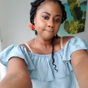 Super cute easy to wear lightweight denim dress